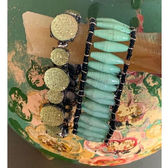 Vintage Shades of Aqua stretch Bracelets - Set of 2, Unsigned - Picture 1 of 5